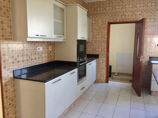 3 bedroom apartment for rent in Kilimani image 10