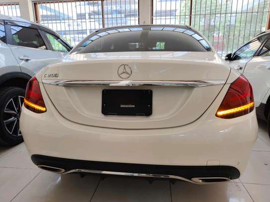Mercedes Benz C200 Sunroof white 2019 image 13