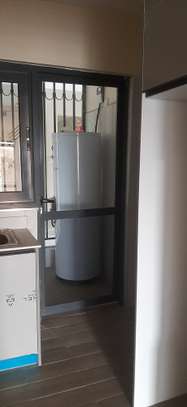 5 Bed Apartment with En Suite at 6Th Avenue Parklands image 3