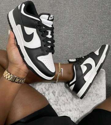Nike sb dunk sneakers image 5