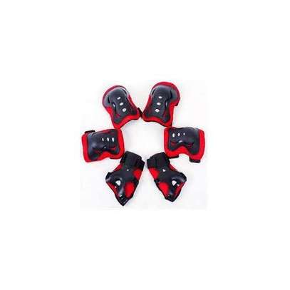 Kids Guards, 2 Knee Pads, Wrist Pads And Wrist Guards. image 2