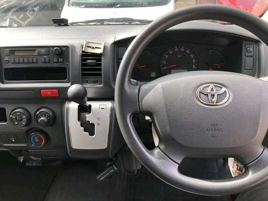 Toyota Hiace image 1