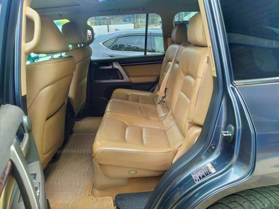 ZX V8 Landcruiser 2010 Leather Sunroof & Petrol For Sale!! image 6