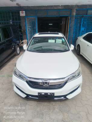 Honda accord Hybrid image 1