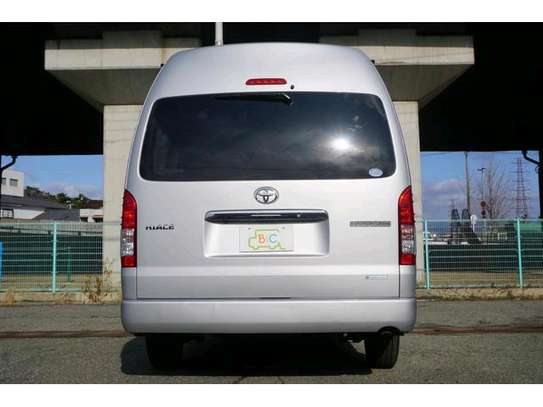 TOYOTA HIECE AUTO DIESEL COMUTER 18 SEATER. image 11