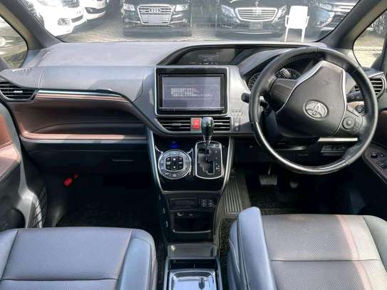 Toyota esquire New shape fully loaded 🔥🔥🤗 image 8