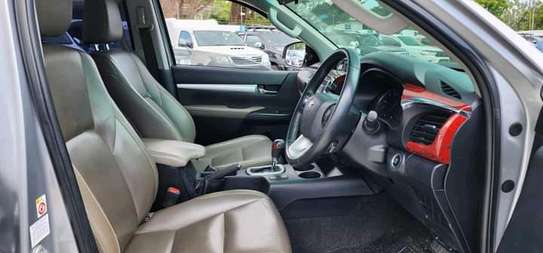 TOYOTA HILUX DOUBLE CABIN 2 image 3