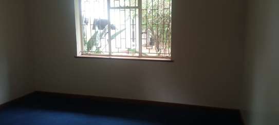 350 m² commercial property for rent in Kilimani image 4