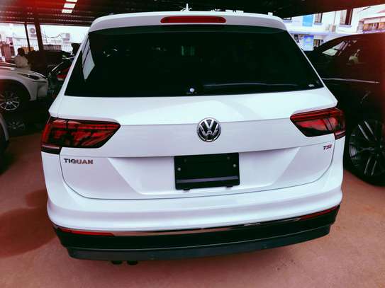 Volkswagen Tiguan white TSi 2017 image 11