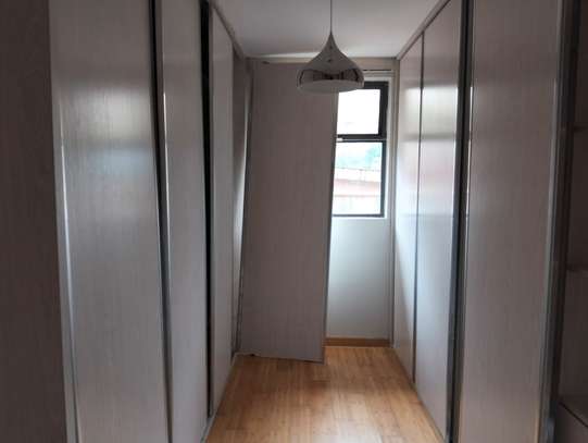 5 Bed House with En Suite in Lavington image 36