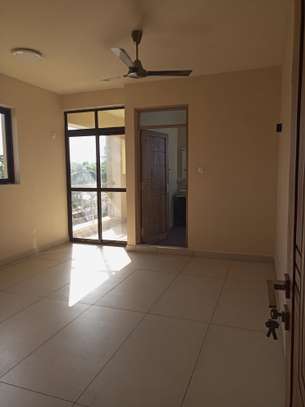 4 Bed Apartment with En Suite at Beach Road image 5