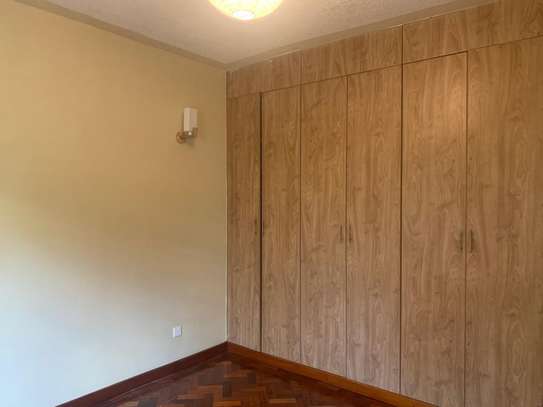 3 bedroom apartment all ensuite with a Dsq available image 15