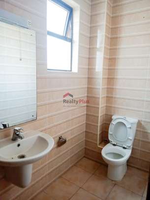 2 Bed Apartment with En Suite in Kilimani image 5