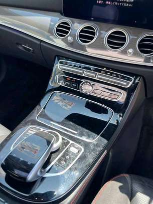 Mercedes Benz C200 AMG image 9