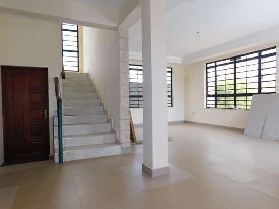 4 Bed Townhouse with En Suite at Yukos image 8