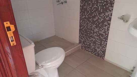 Serviced 3 Bed Apartment with En Suite in Westlands Area image 14