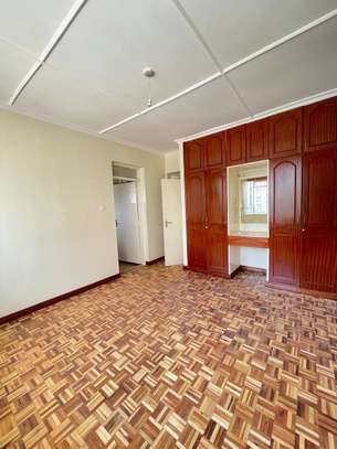 3 Bed Apartment with En Suite in Kilimani image 9