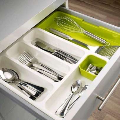 Cutlery set with drawer organizer image 3