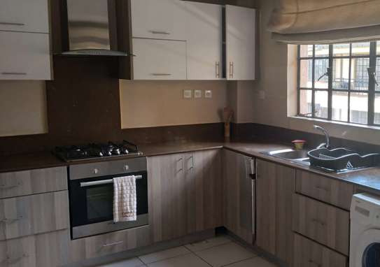 Serviced 3 Bed Apartment with En Suite in Kileleshwa image 4