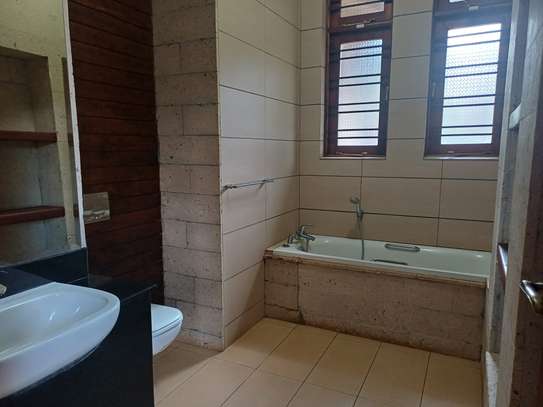 5 Bed House with En Suite at Panafric image 17