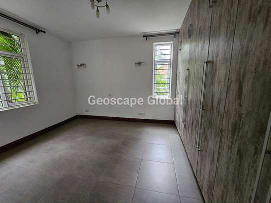 4 Bed House with En Suite at Westland image 2