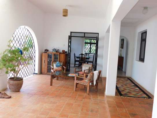 4 Bed House with Swimming Pool in Shanzu image 18