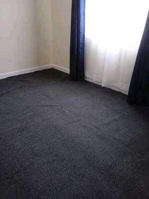 Quality wall to wall carpets. image 5