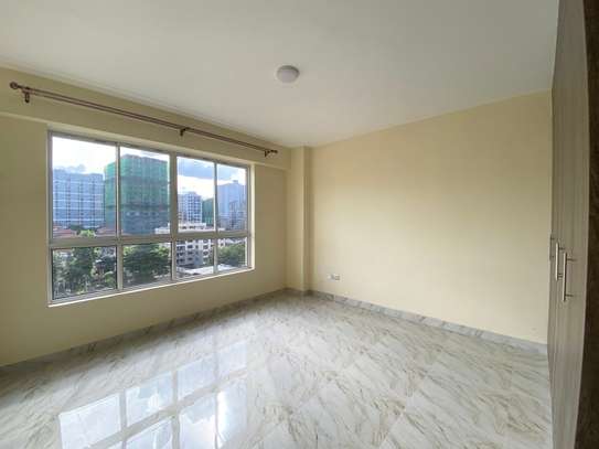 4 Bed Apartment with En Suite at Fourth Parklands Avenue image 4