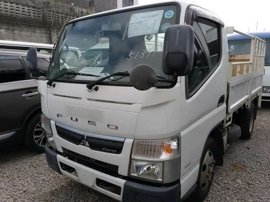 Mitsubishi Fuso flat body image 1