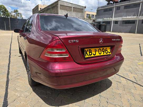 Mercedes Benz c200 image 4