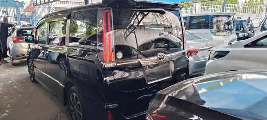 Toyota Noah WXB Black 2018 2wd image 14