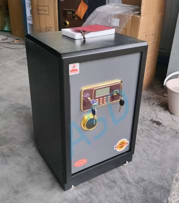 Office Safe : Fireproof Steel 70kg Executive Filing Safe: image 5