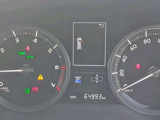 Toyota land Cruiser ZX V8 white 2018 image 4