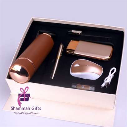 Unique Gift set with amazing items that can be Engraved with a massage image 2