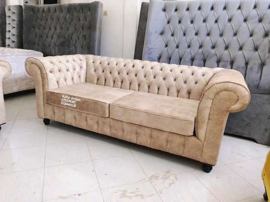 Modern brown three seater chesterfield sofa image 3