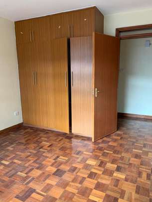 3 bedroom apartment all ensuite with Dsq available image 11
