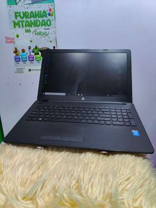 HP Laptop 15/ 250 G6 Model: bs1xx Core i3 image 4