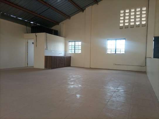 7,000 ft² Warehouse with Service Charge Included at Donholm image 8