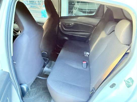 Toyota vitz 1300cc image 3