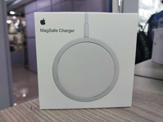 Apple Magsafe Charger – Wireless Charger With Fast Charging image 1