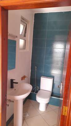 3 Bed Apartment with Swimming Pool in Kilimani image 10