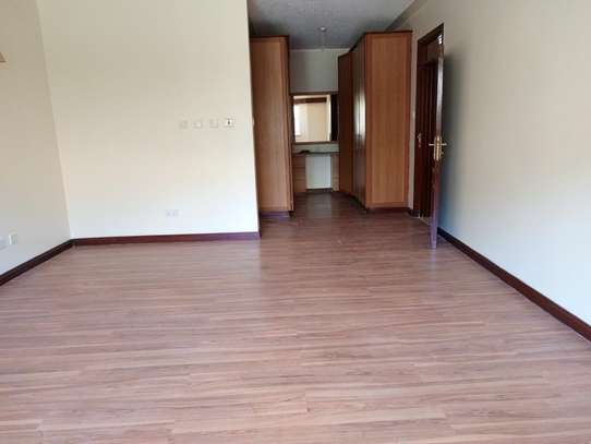 4 Bed Townhouse with En Suite in Kyuna image 16