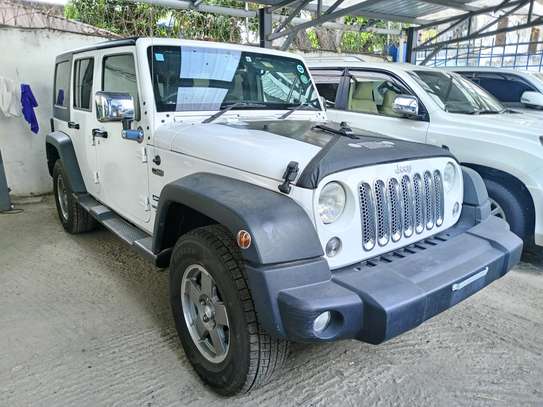 Jeep Wrangler white image 7