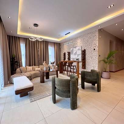 4 Bed House with En Suite in Westlands Area image 2