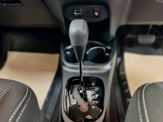 Toyota vitz u-edition 2019model image 8