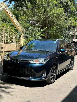 Toyota fielder wxb hybrid image 2