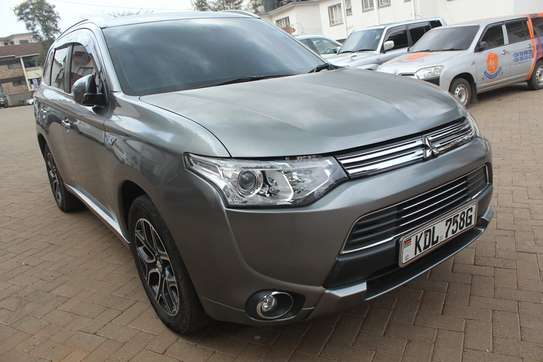 Mitsubishi Outlander PHEV GG2W 4WD 2015 image 1