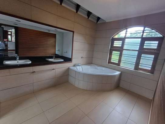 5 Bed House with En Suite at Panafric image 9