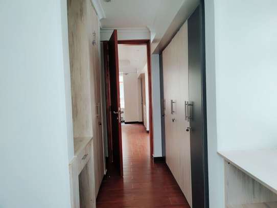 4 Bed Apartment with En Suite in Parklands image 11