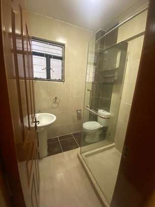 2 Bed Apartment with En Suite in Kilimani image 7